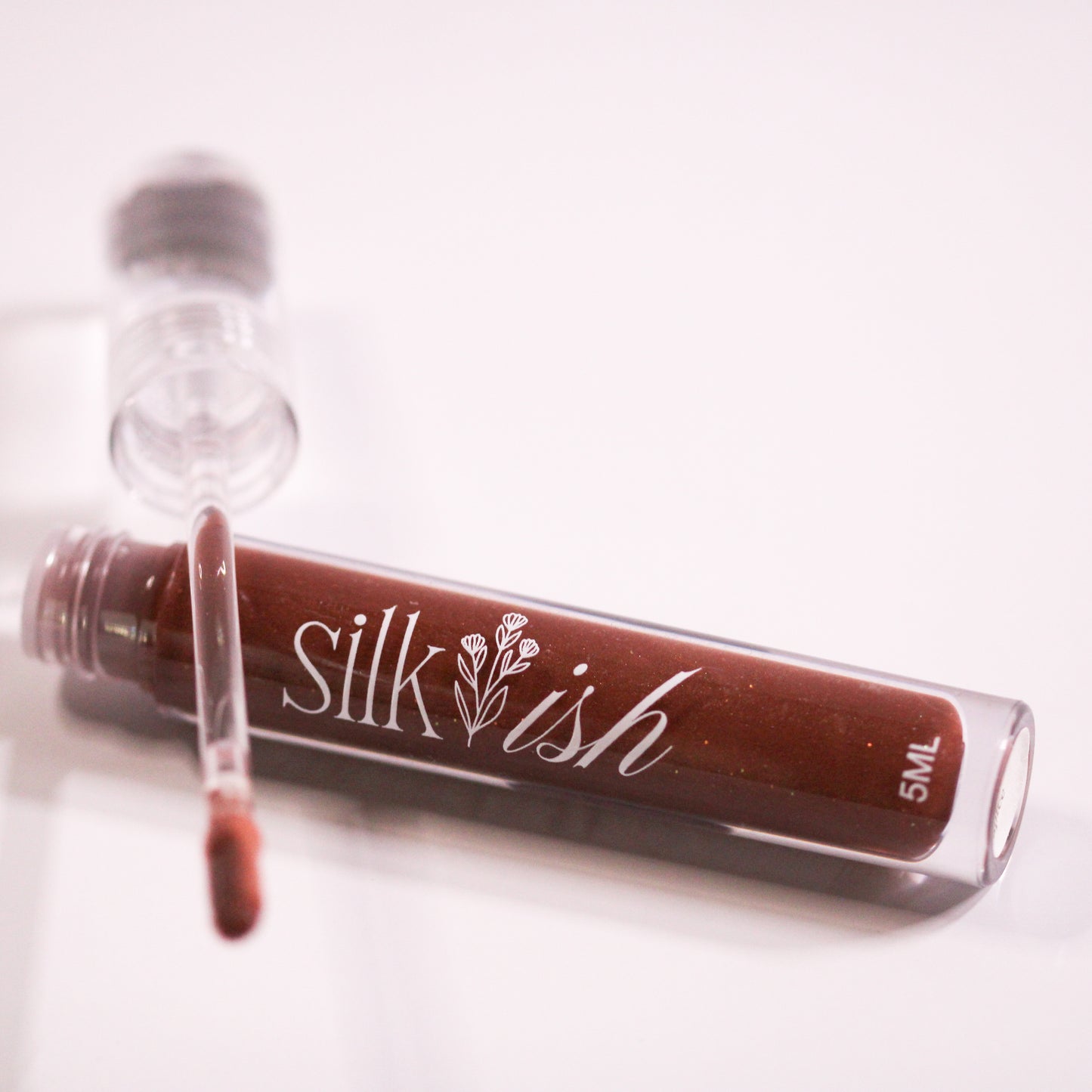 glossy lip glaze