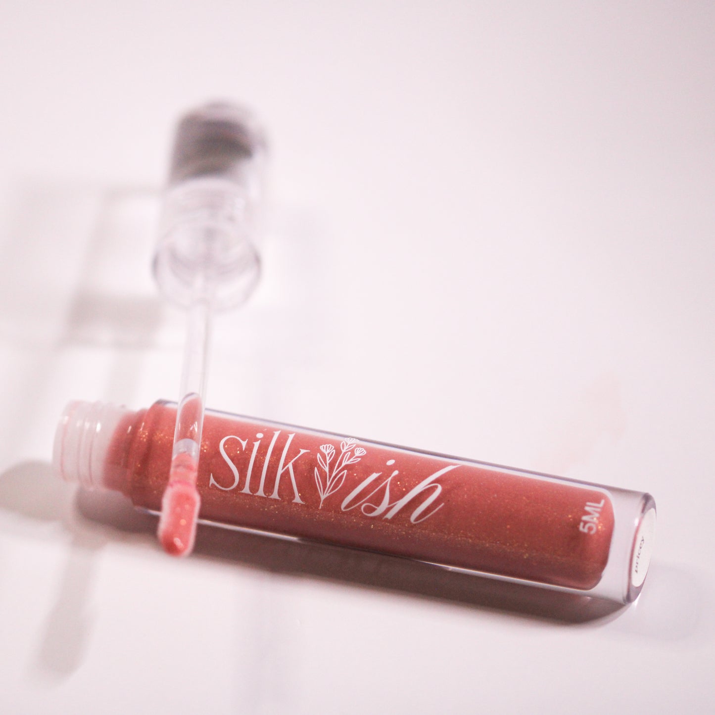 glossy lip glaze