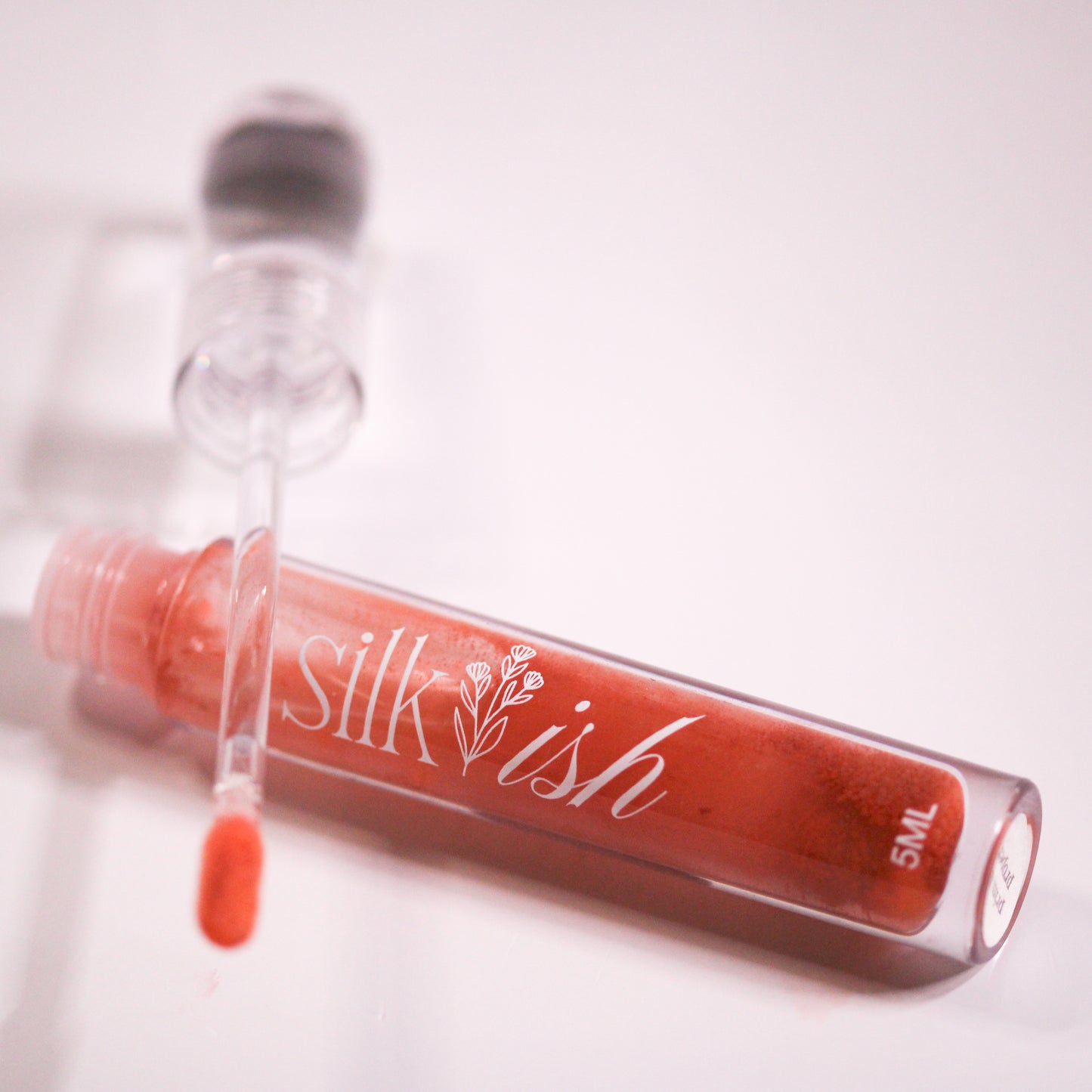 glossy lip glaze