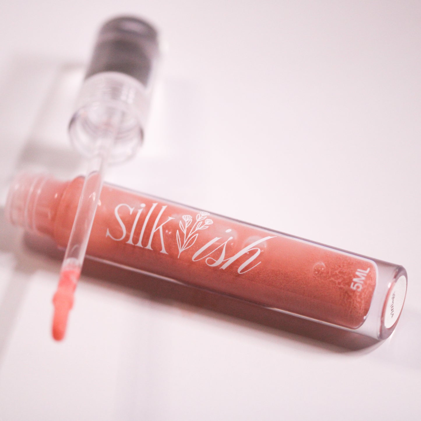 glossy lip glaze