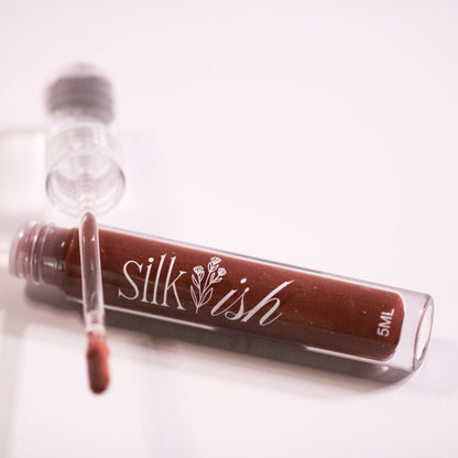 glossy lip glaze