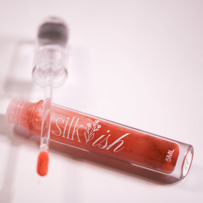 glossy lip glaze
