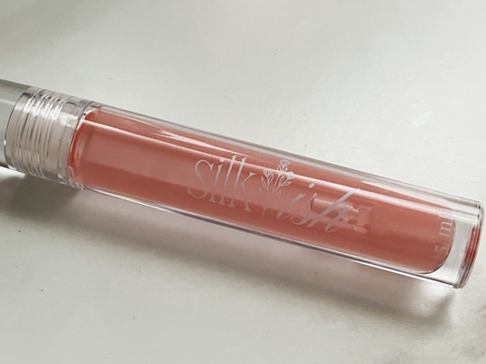 "bombshell" glossy lip plumper